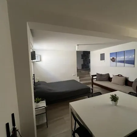 Santorini Emporio New Classic Stylish 1 Bedroom 公寓 *
