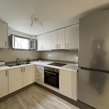 Santorini Emporio New Classic Stylish 1 Bedroom Apartment *